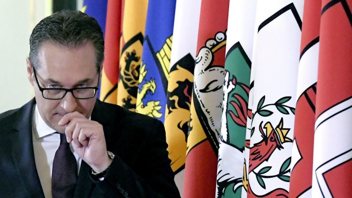 Strache3
