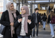 Başörtüsü yasağına rağmen evde eğitime büyük yöneliş yok